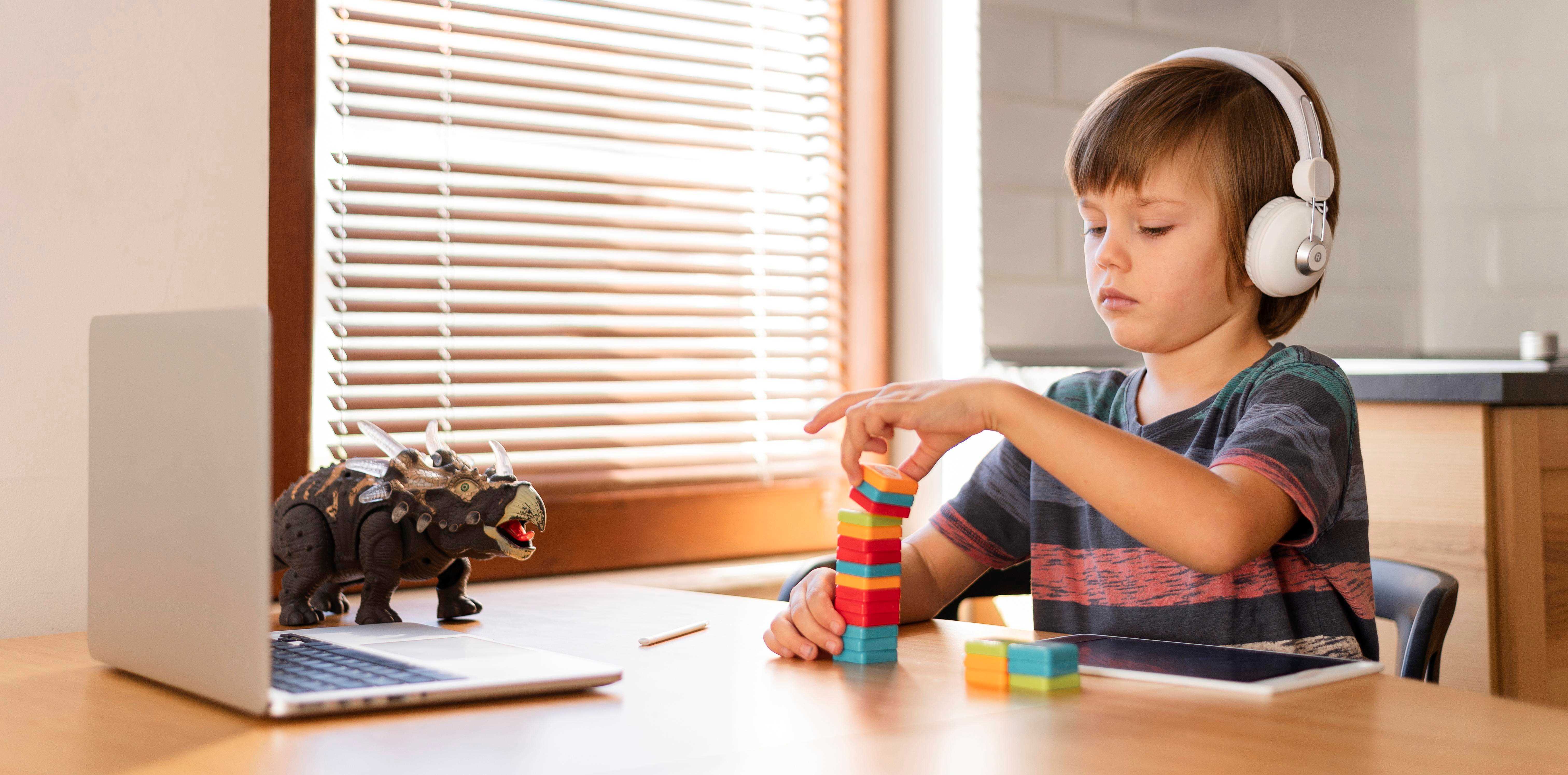 little-online-student-playing-with-toys_small.jpg